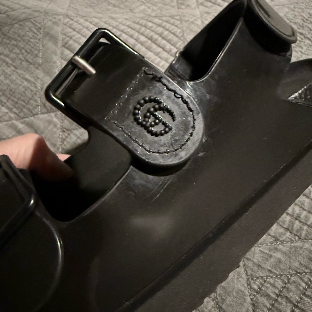 Gucci Black Patent Buckle Strap Women’s Sandals - Picture 5 of 6